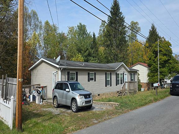 3rd image of 425 Circleview Dr