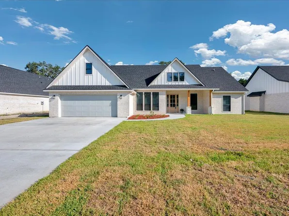 108 Everwood Ct, Lufkin, TX 75904