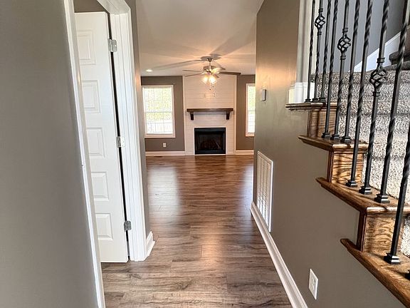 4th image of 710 Banister Dr