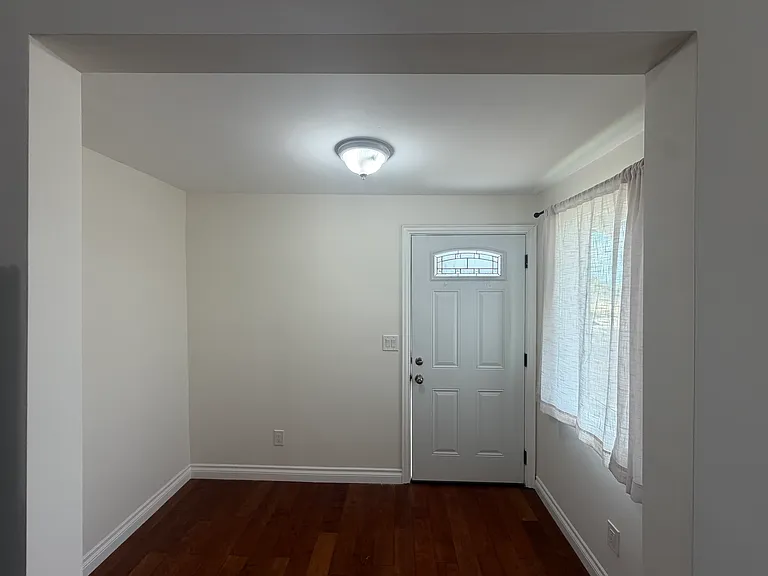 2847 Johnston St — Photo 4
