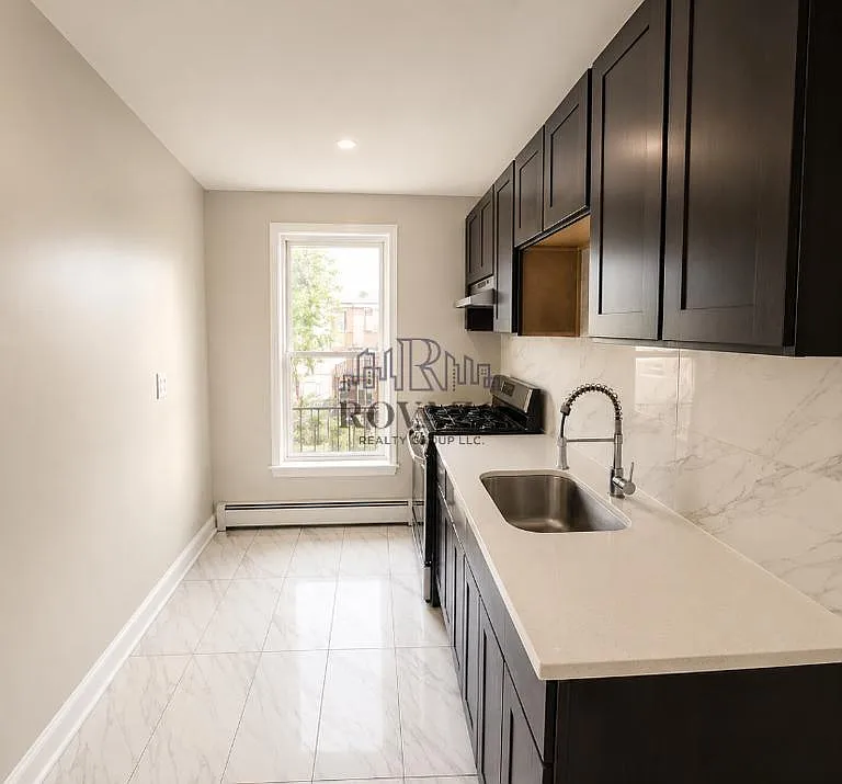 111-112 Lincoln Ave #9A