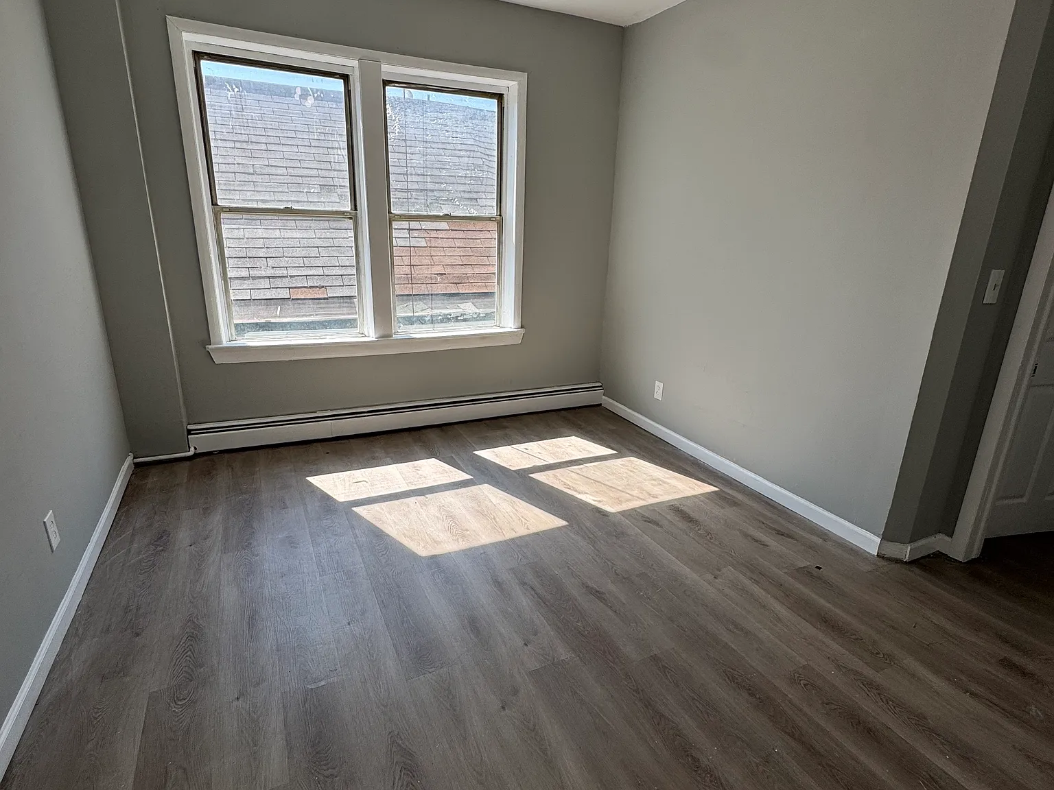 3 bed, 2000 sqft, $1,699 — Photo 3
