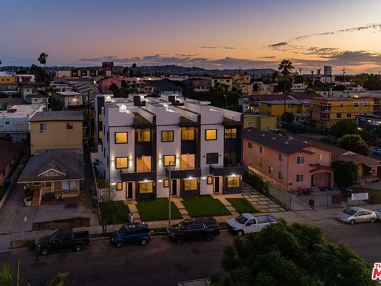 4826 W Pickford — Photo 44