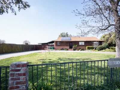 111 N Fremont Dr, Lindsay, CA, 93247