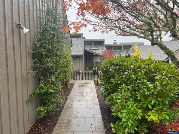 3431 Augusta National Dr S, Salem, OR 97302