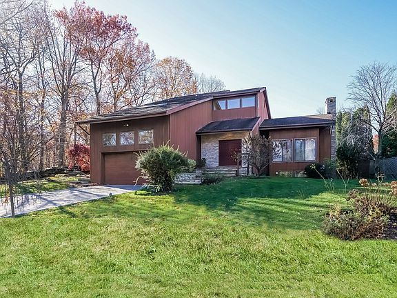 2nd image of 7 Audrey Ln