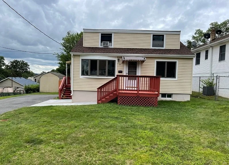 3 bed, 946 sqft, $3,200 — Photo 4