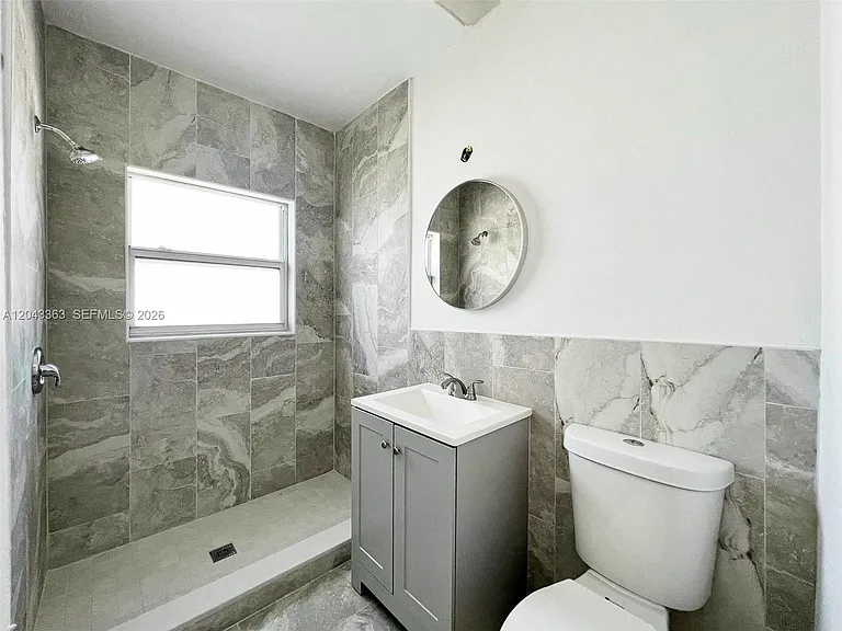 2102 SW 14th Ter #1466 — Photo 8