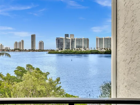 3255 NE 184th St APT 12406, Aventura, FL 33160