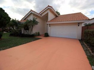18824 NW 82nd Ct, Hialeah, FL 33015