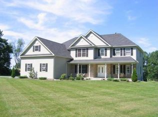 17 Osmun Rd, Columbia, NJ 07832