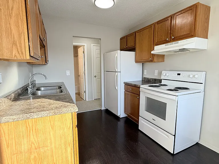 Parkview Apartments — Photo 13
