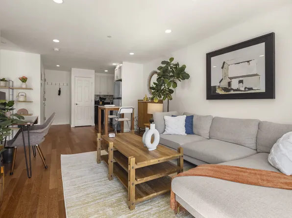 15 Saint Mark's Place image 17 of 18