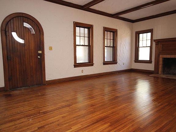3rd image of 518 Westmoreland Pl