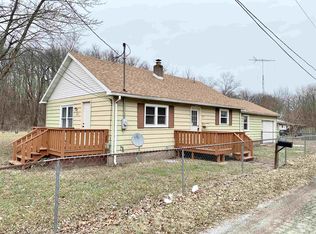 327 W Riverside Dr, Knox, IN 46534