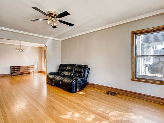 4th image of 4736 W Waveland Ave