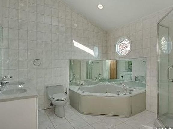 3rd image of 16 Park Ln