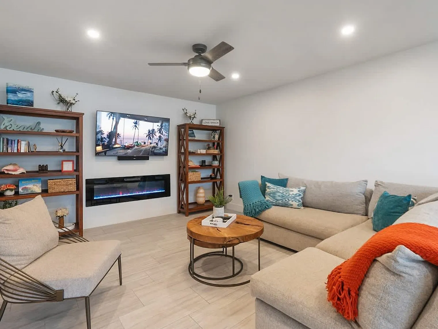 3 bed, 3.0 bath, $8,768 — Photo 4