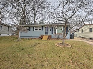 11 Northland Dr, Decatur, IL 62526