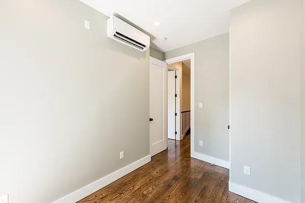 Rented by Nooklyn NYC LLC | media 26