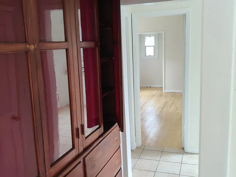 12 Rowan St — Photo 2