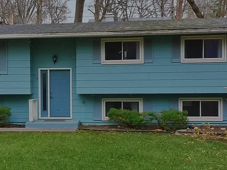 213 Forest St — Photo 1