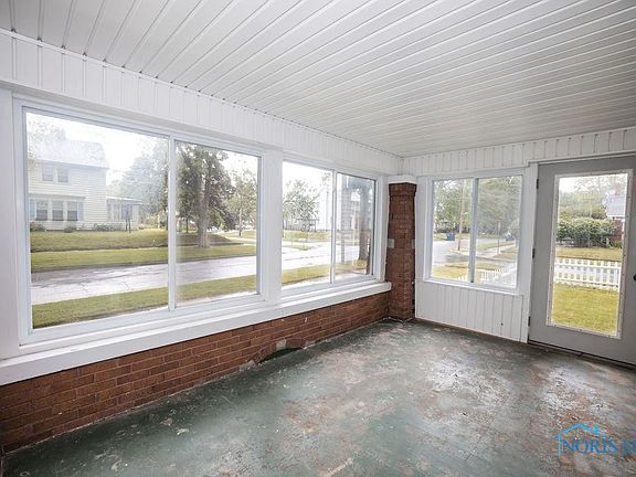 2nd image of 4040 Overland Pkwy