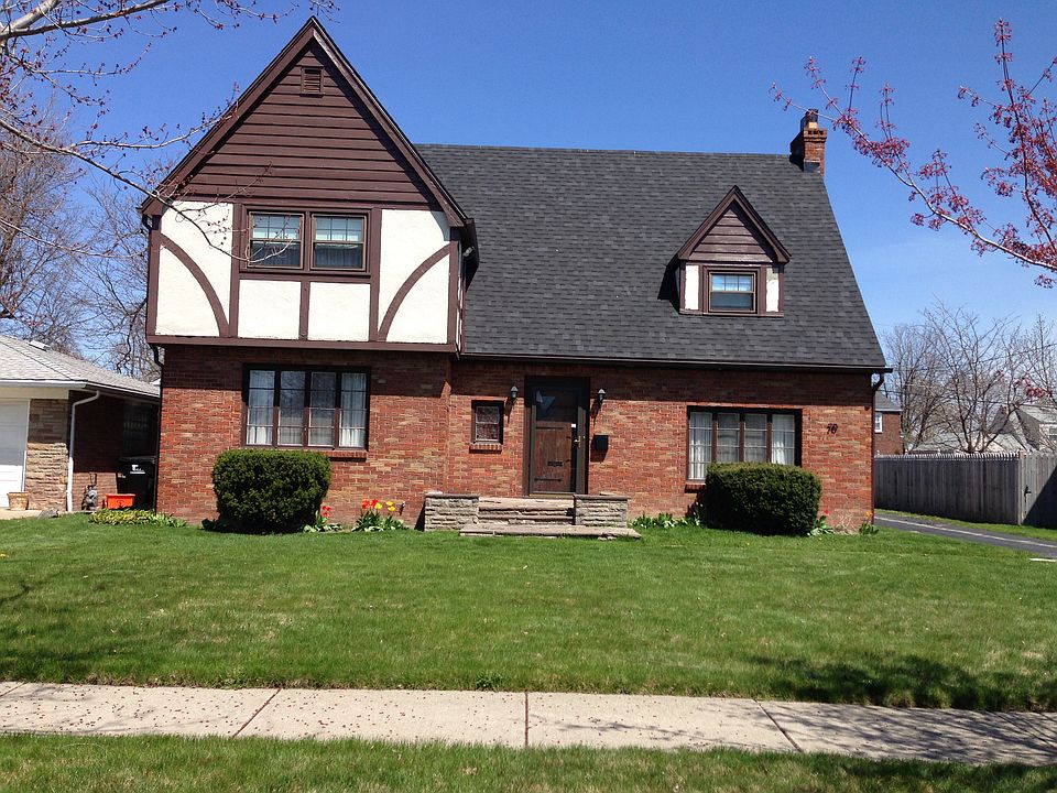 1st image of 70 Carpenter Ave
