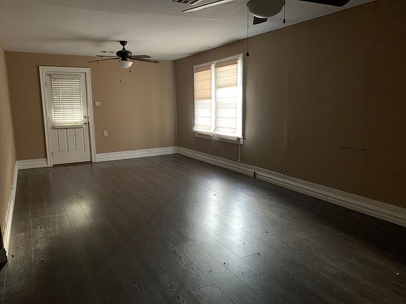 5th image of 614 N Avenue M