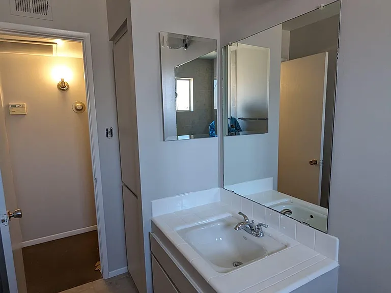 5225 N 35th Dr — Photo 10
