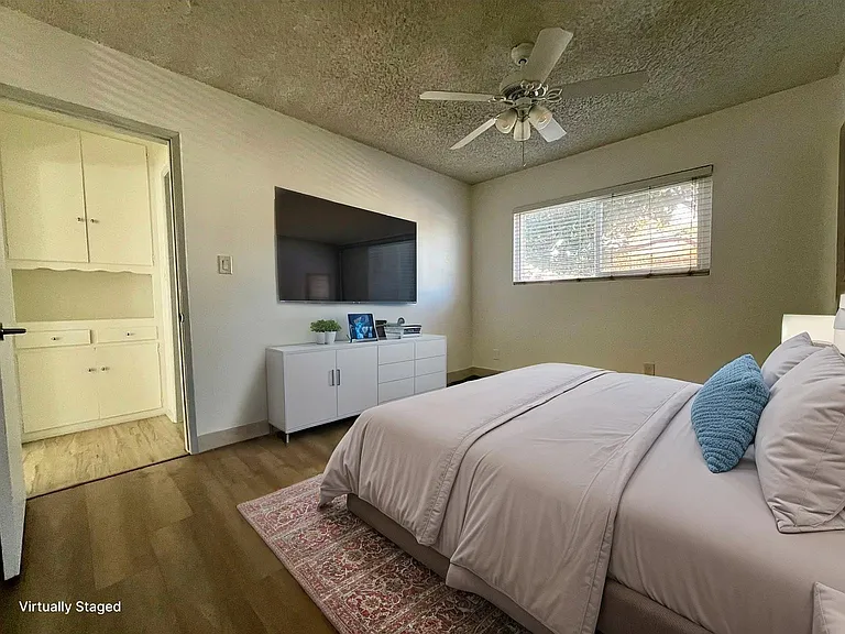 00-360 Lime Ave #303 — Photo 2