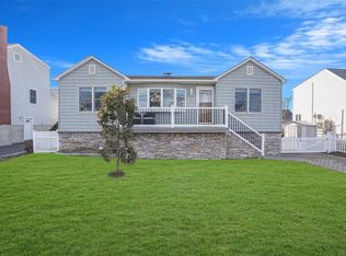 376 Little East Neck Rd S, Babylon, NY 11702