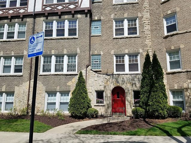 1st image of 2304 W Farwell Ave APT 3