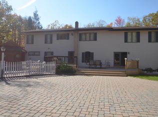 2110 Arnold Dr, Effort, PA 18330