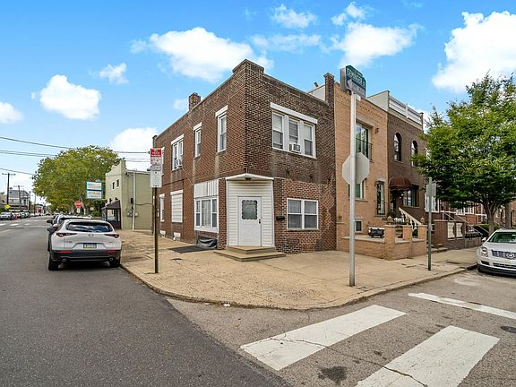 2nd image of 2842 S Iseminger St Fl 1ST