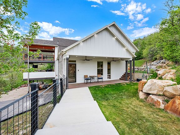 3rd image of 1121 Willow Ln #145