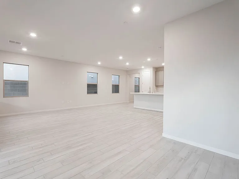 11620 Desert Hollow Ave — Photo 12