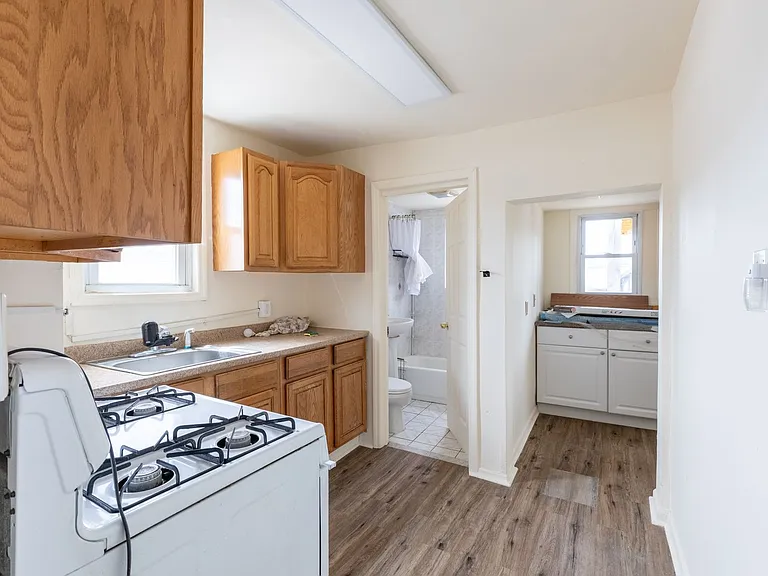 203 Hamilton St — Photo 17