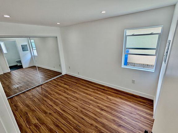 4th image of 23324 Maltby Pl #B