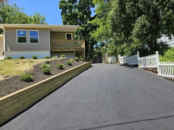 19 Dykes Park Rd, Nanuet, NY 10954