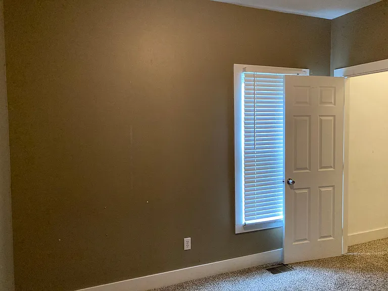 814 Shelby Ave — Photo 14