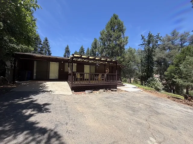 1355 Jackson Gate Rd — Photo 2