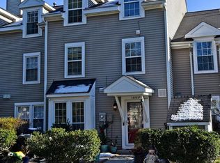 14382 Havener House Ct, Centreville, VA 20120