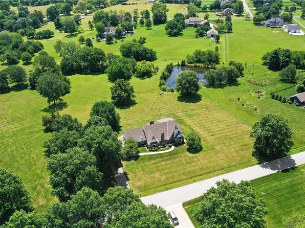 6401 W 181st St, Stilwell, KS 66085