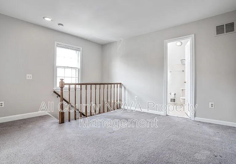 1203 Michigan Ct — Photo 22