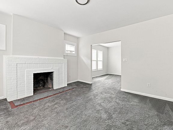 4th image of 3304 Clairmount St