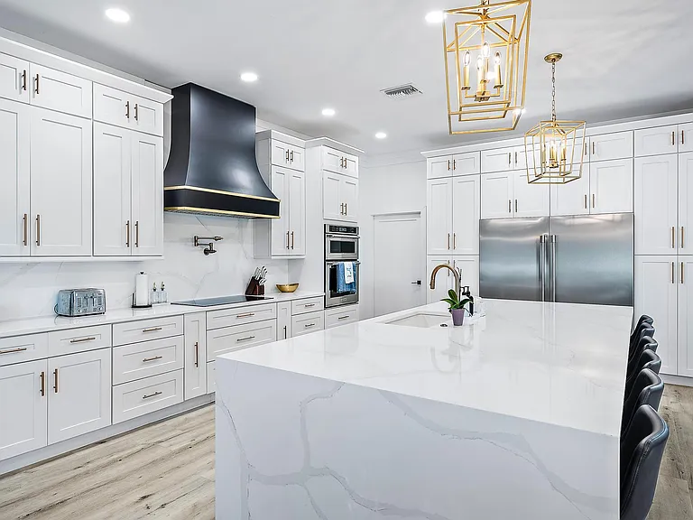 596 N Cypress Dr — Photo 11