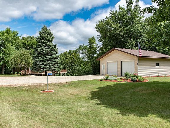 3rd image of 14845 Kendall Ct