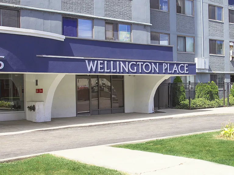 125 Wellington St N — Photo 12