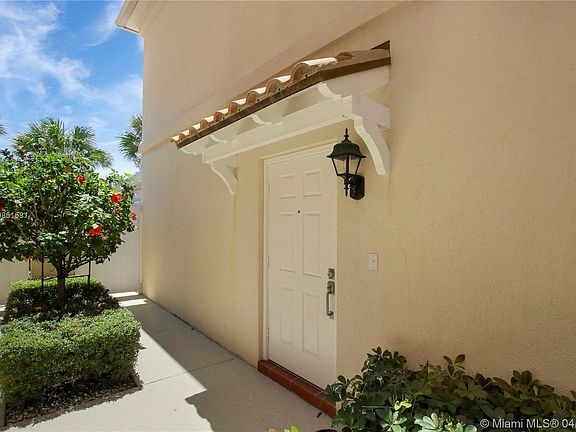 4th image of 16 Laurel Oaks Cir